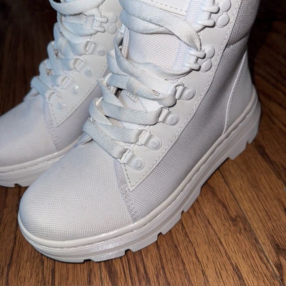 NEW Dr. Martens Combs Tech White Women's Athletic Boots Shoes Size 5 Combat 3.5 - Picture 6 of 14